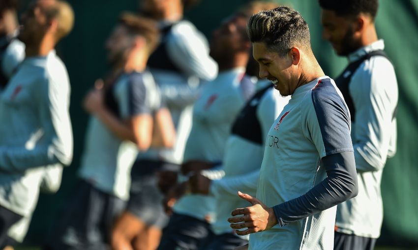 Liverpool tập luyện, Salah làm trò - Bóng Đá