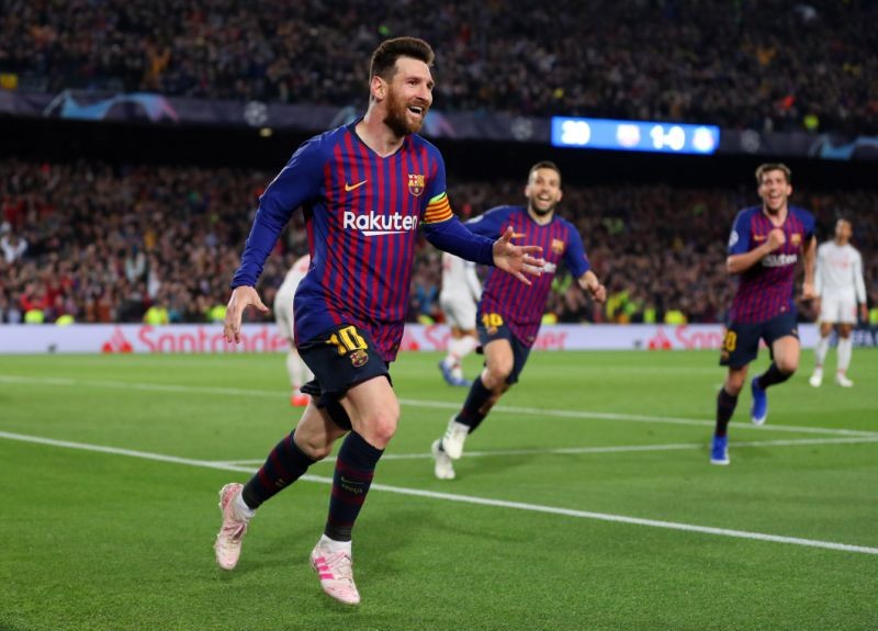 Một mình Messi trong vòng vây Van Dijk và 2, 3 cầu thủ Liverpool - Bóng Đá