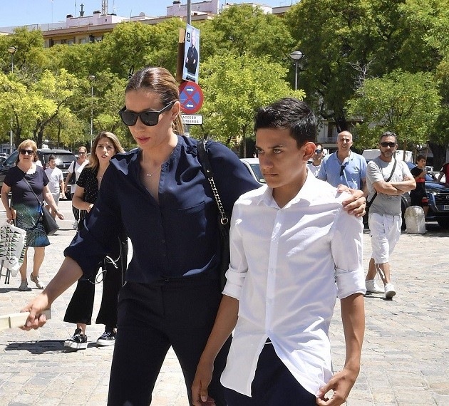 Huyền thoại Real lặng người trong tang lễ của Antonio Reyes - Bóng Đá