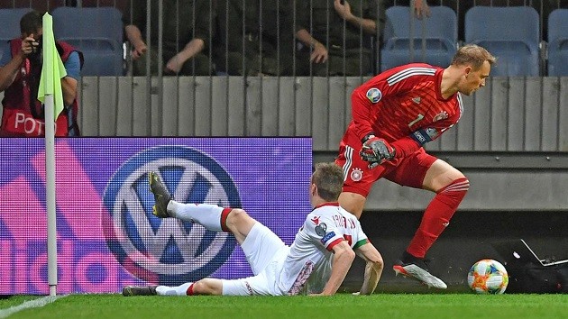 Chơi chân chưa giỏi đã tập phát triển bóng, thủ môn ở MLS mắc sai lầm cười ra nước mắt - Bóng Đá