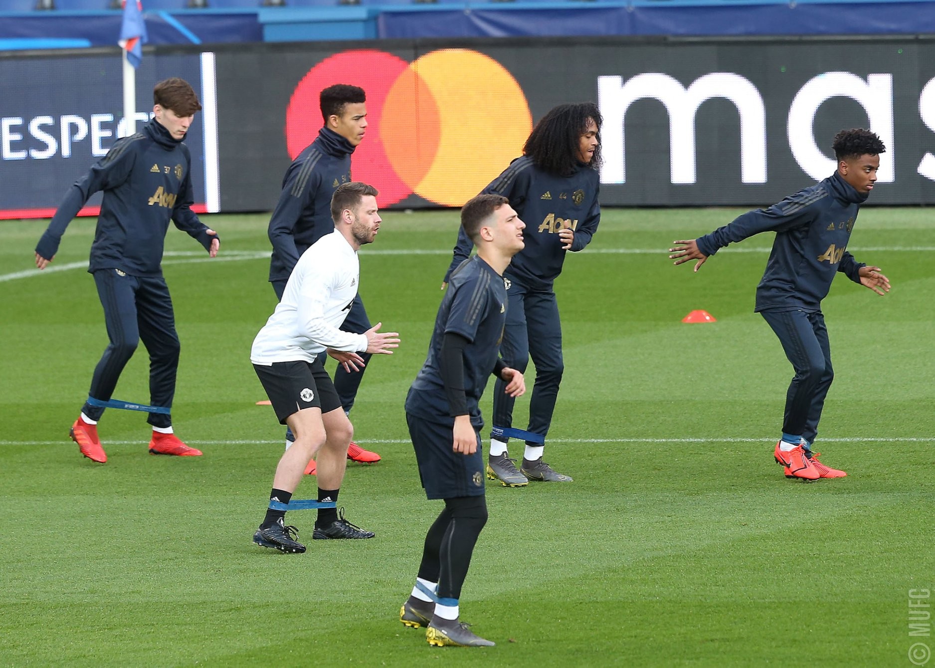 MU tập - Bóng Đá