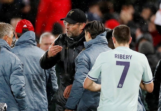 Muôn màu cảm xúc của Klopp trước khi bắt tay 