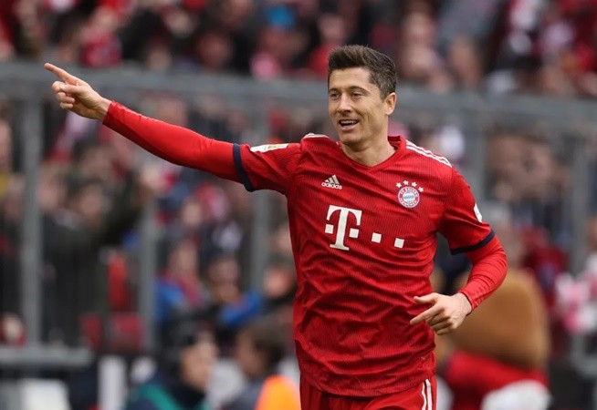 Lewandowski voted best player of first half of the season - Bóng Đá