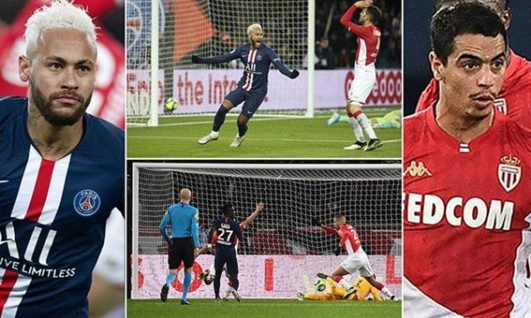 Benjamin Pavard attending PSG against Monaco at The Parc des Princes last night. - Bóng Đá