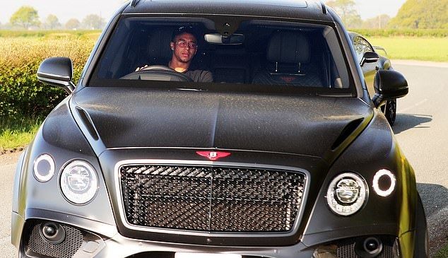 Mu đến sân tập - Bóng Đá