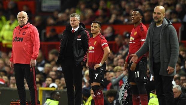 10 thủ thành xuất sắc nhất Champions League sau vòng bảng - Bóng Đá