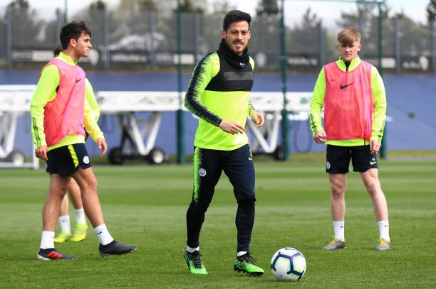 Chưa vô địch, dàn sao Man City đã 