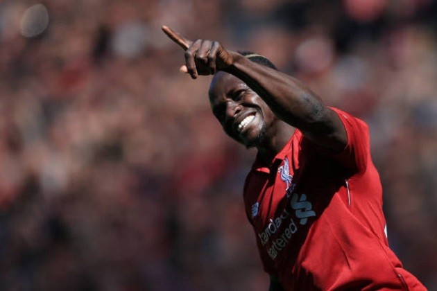 Mang cả áo Brighton đến sân, CĐV Liverpool vẫn phải ôm mặt nức nở - Bóng Đá