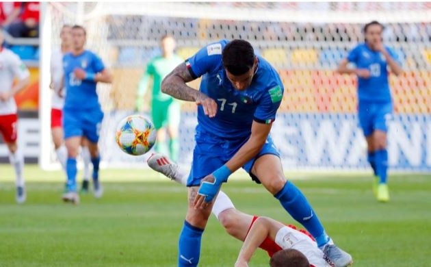 Đánh bại chủ nhà Ba Lan, 