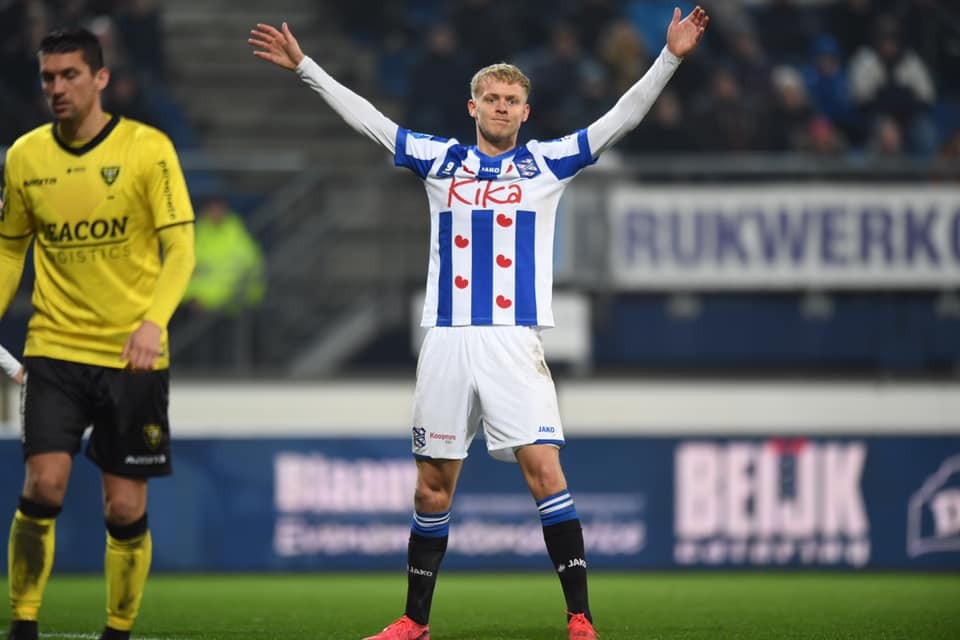 Đoàn Văn Hậu tiếp tục dự bị, SC Heerenveen hoà nghẹt thở trên sân nhà - Bóng Đá