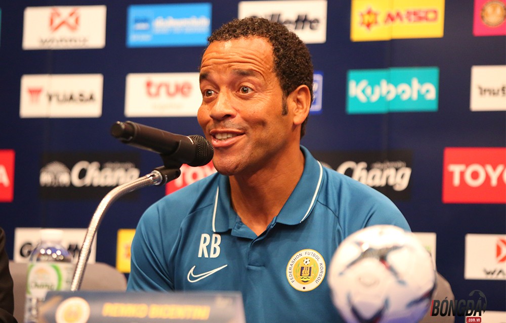 Họp báo Curacao - Bóng Đá