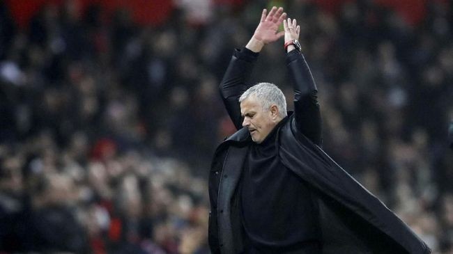 Gặp nhân vật đặc biệt, Mourinho đã chọn xong bến đỗ mới gây sốc? - Bóng Đá