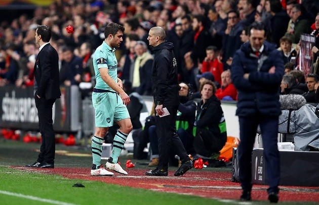 Sokratis lãnh thẻ đỏ và đây là thái độ khó tin của Emery với học trò - Bóng Đá