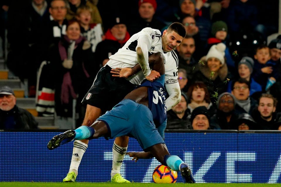 10 cầu thủ chơi bẩn nhất Premier League mùa 2018/19 - Bóng Đá