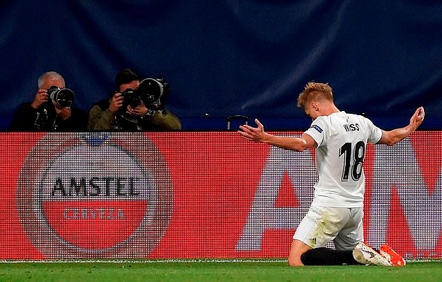 Cazorla ghi bàn, Villarreal vẫn thất thủ trước Valencia - Bóng Đá