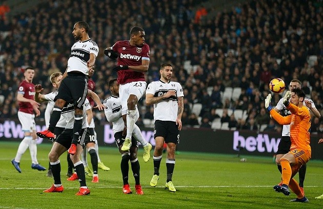 Người cũ của Liverpool lại nổ súng sau gần một thập kỉ  - Bóng Đá