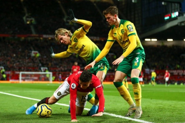 VAR ra tay giải nguy, Venezuela xuất sắc cầm hòa gã khổng lồ Nam mỹ - Bóng Đá