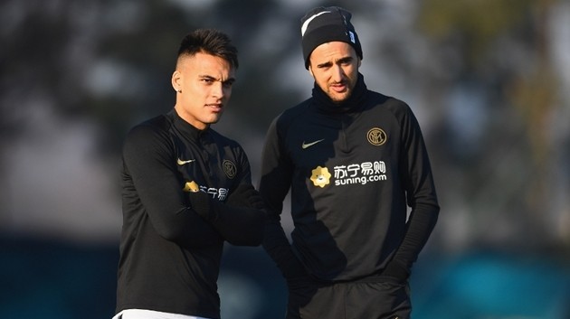 Ảnh Alexis Sanchez trở lại tập luyện - Bóng Đá