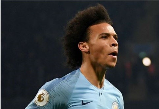 Arsenal urged not to repeat Mesut Ozil transfer mistake with Pierre-Emerick Aubameyang - Bóng Đá