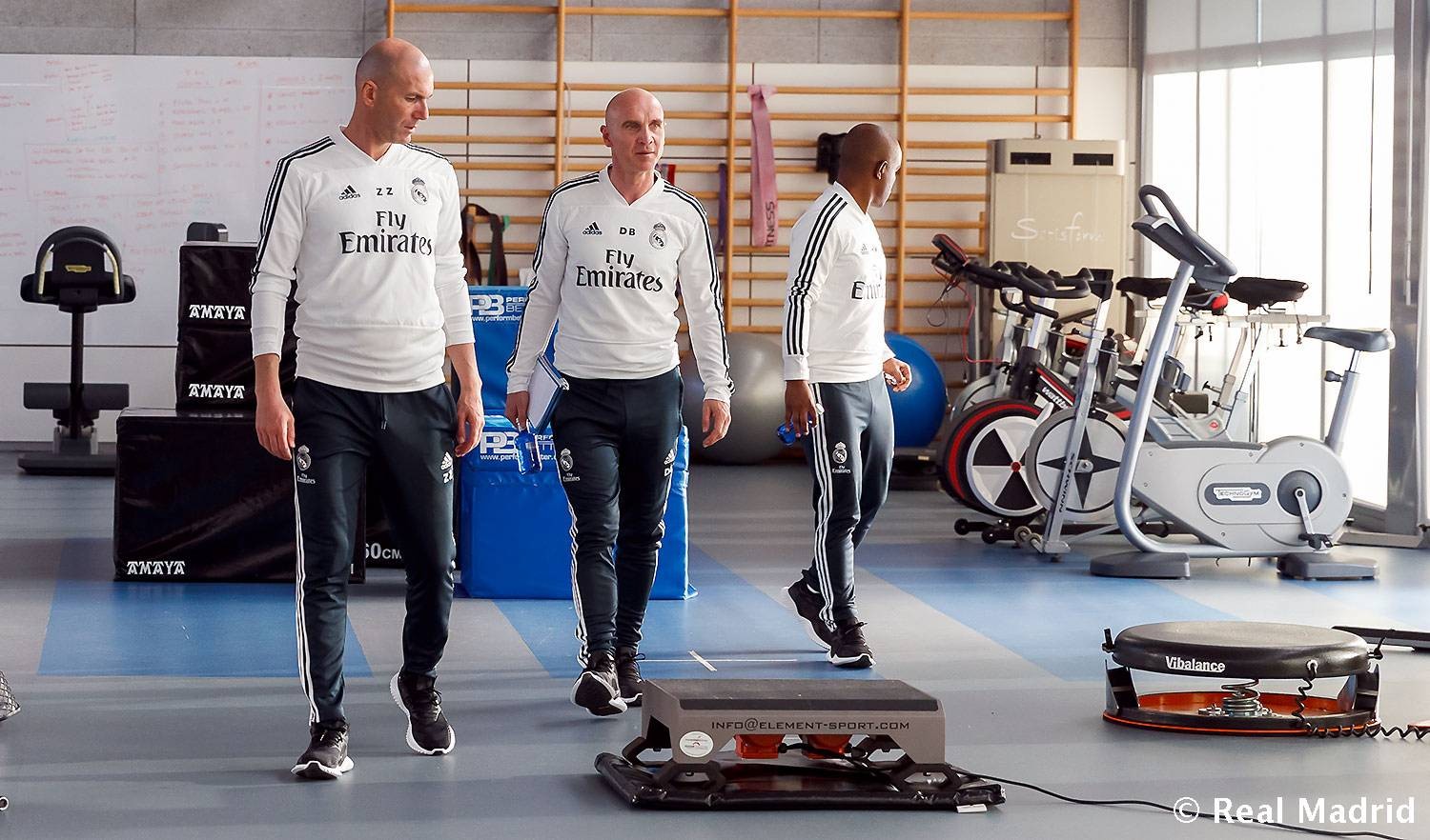 Bên trong SVĐ tổ chức chung kết C1 (Daily Mail) - Bóng Đá