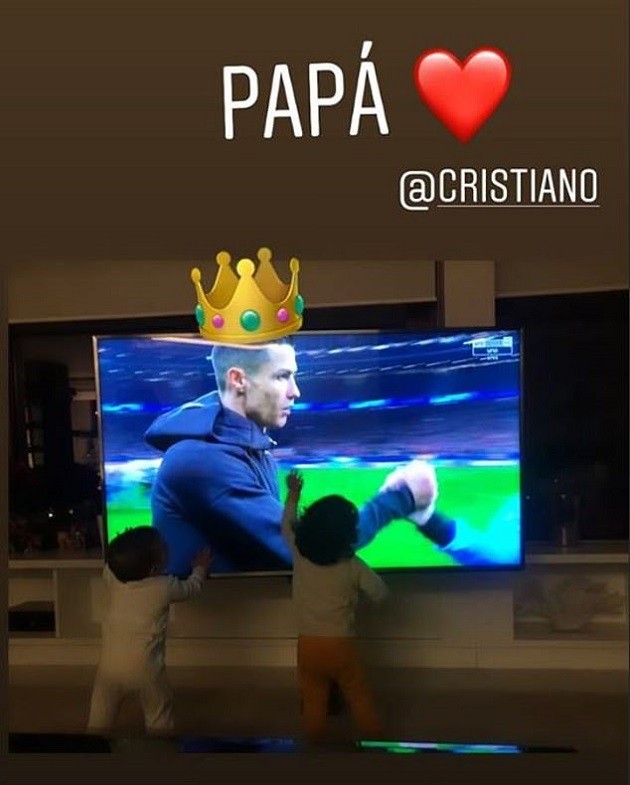 Liverpool ra mắt áo đấu - Bóng Đá