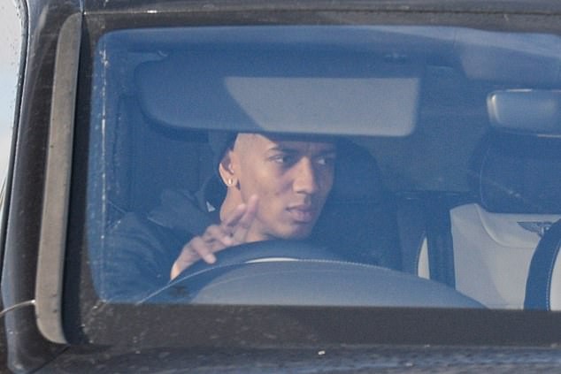 Anderson and Silvestre đến Carrington - Bóng Đá