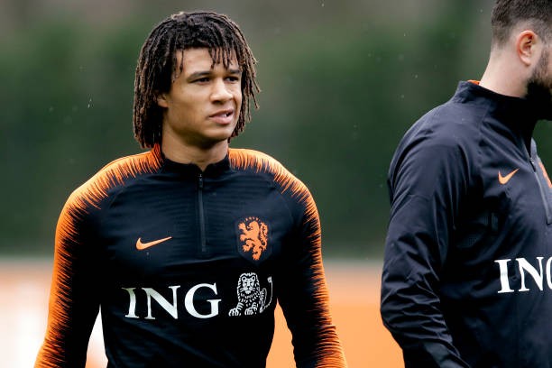 Vừa hạ Van Dijk và đây là thái độ của Babel trong ngày 