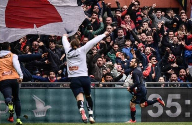 Juve bại trận, Dybala thẫn thờ nhìn xa xăm tìm Ronaldo - Bóng Đá