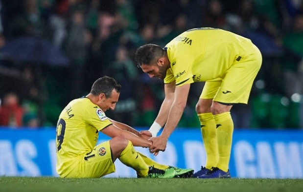 Carzola khóc vì miss pen - Bóng Đá