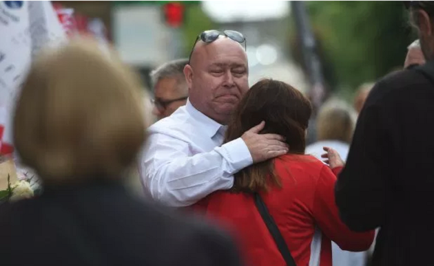 Cả nước Anh khóc thương cho HLV xấu số Justin Edinburgh - Bóng Đá