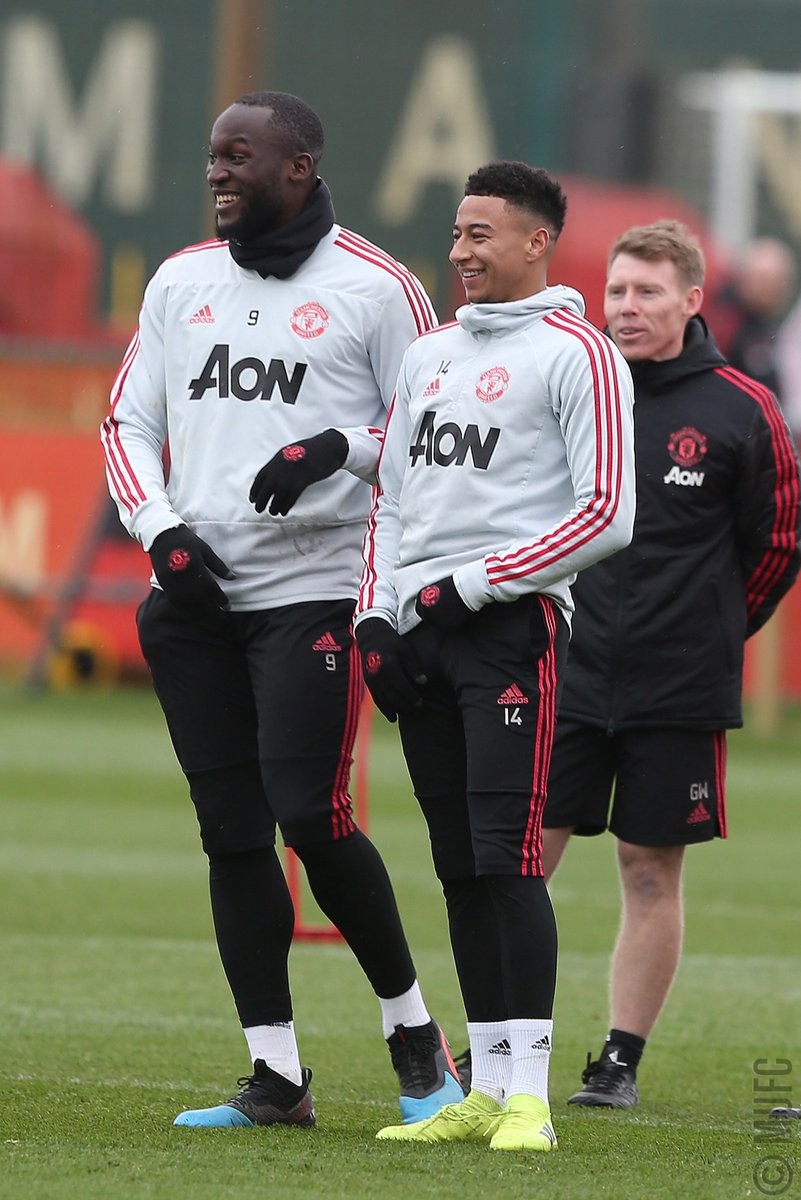 Alvaro Odriozola on his way to complete his loan transfer to Bayern Munich. - Bóng Đá