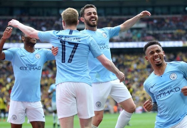 Man City stars Kompany, Silva, De Bruyne and Co celebrate historic Treble and say farewell to legendary skipper - Bóng Đá