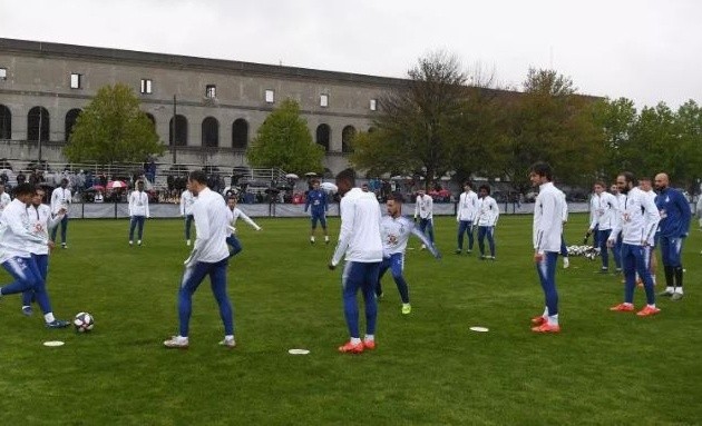 Chelsea train at Harvard University ahead of post-season friendly as Giroud and Azpilicueta reveal favourite goals for club - Bóng Đá