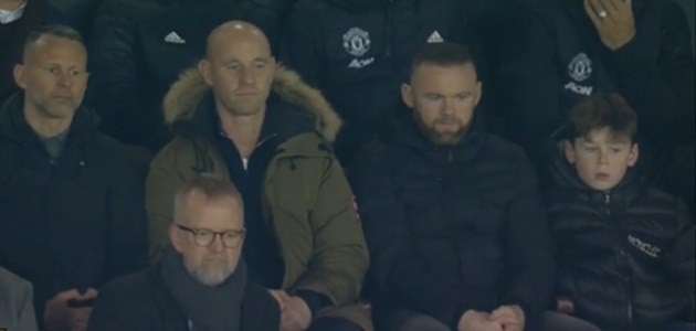 3 vị khách 'đặc biệt' chỉ còn biết nín lặng trên khán đài Old Trafford - Bóng Đá
