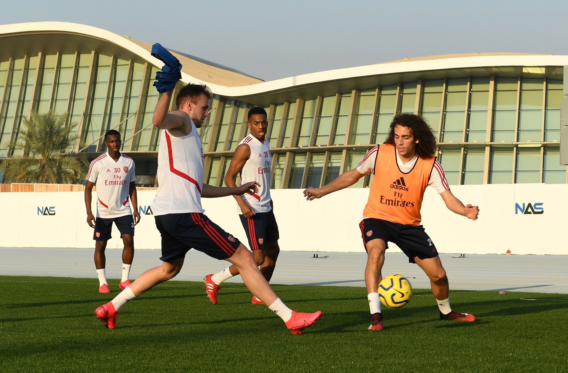 Nicolas Pepe replies 'honestly...nobody' when asked who his toughest opponent has been - Bóng Đá