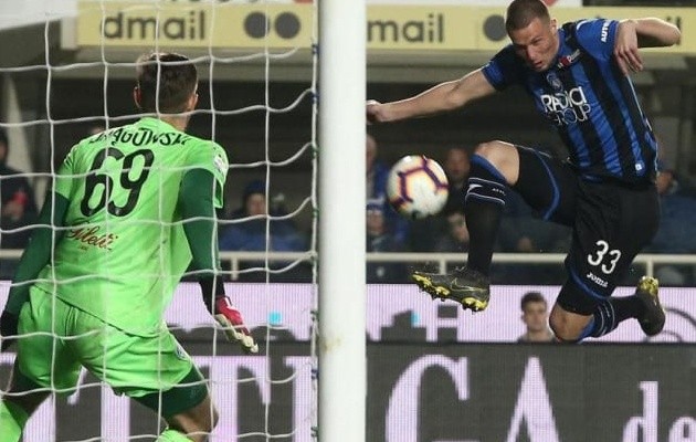 Đến cả huyền thoại Buffon còn không làm được điều này ở Serie A trong 14 năm qua - Bóng Đá