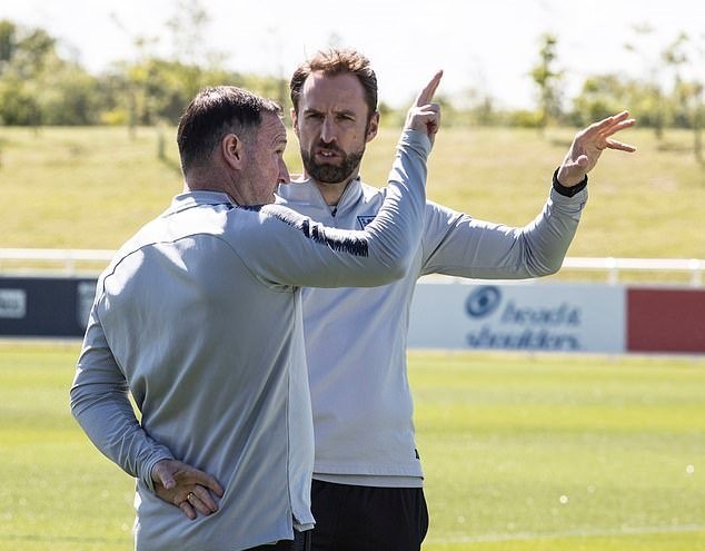 Đội tuyển Anh tập - Bóng Đá