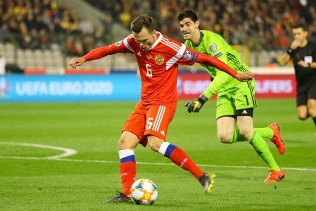 Courtois cầu cứu ai sau sự cố 