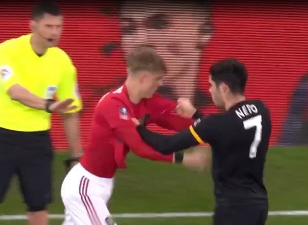 Williams vật tay đôi đối thủ - Bóng Đá