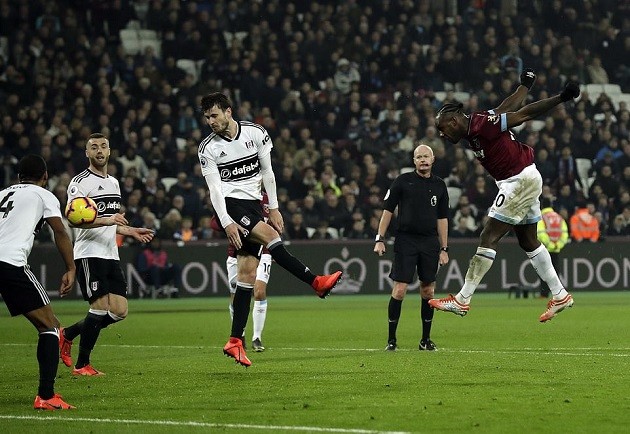 Người cũ của Liverpool lại nổ súng sau gần một thập kỉ  - Bóng Đá