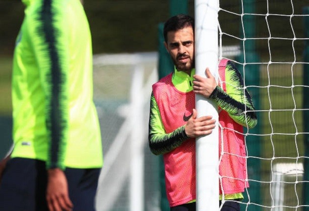 Chưa đấu Watford, Pep Guardiola đã tập ăn mừng chức vô địch - Bóng Đá