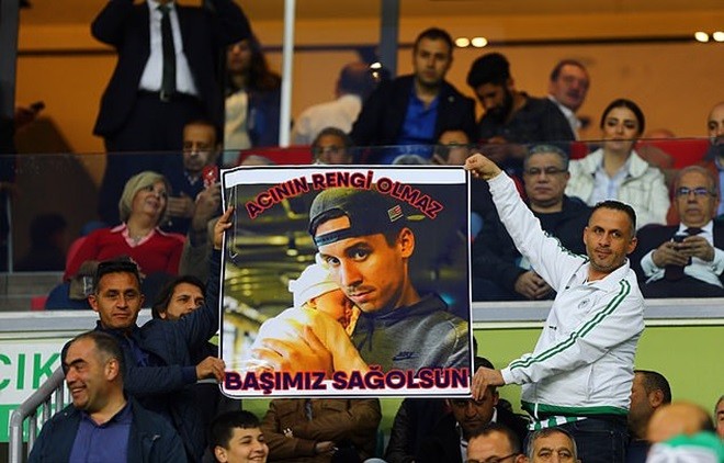 Tang lễ Josef Sural (Daily Mail) - Bóng Đá