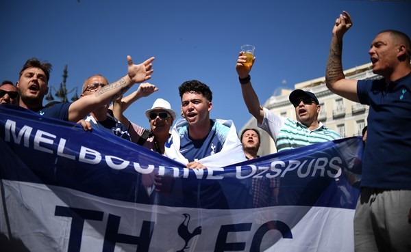 Ảnh: Fan Liverpool Tottenham trước trận chung kết  - Bóng Đá