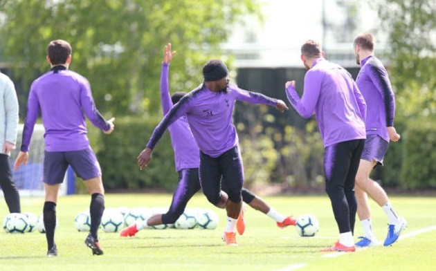 Biểu cảm đối lập của Tottenham trên sân tập sau màn lật kèo Ajax - Bóng Đá
