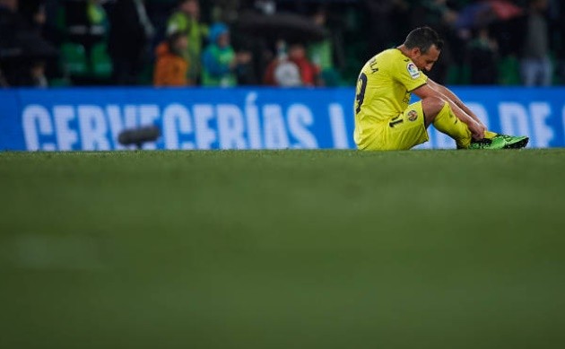 Carzola khóc vì miss pen - Bóng Đá