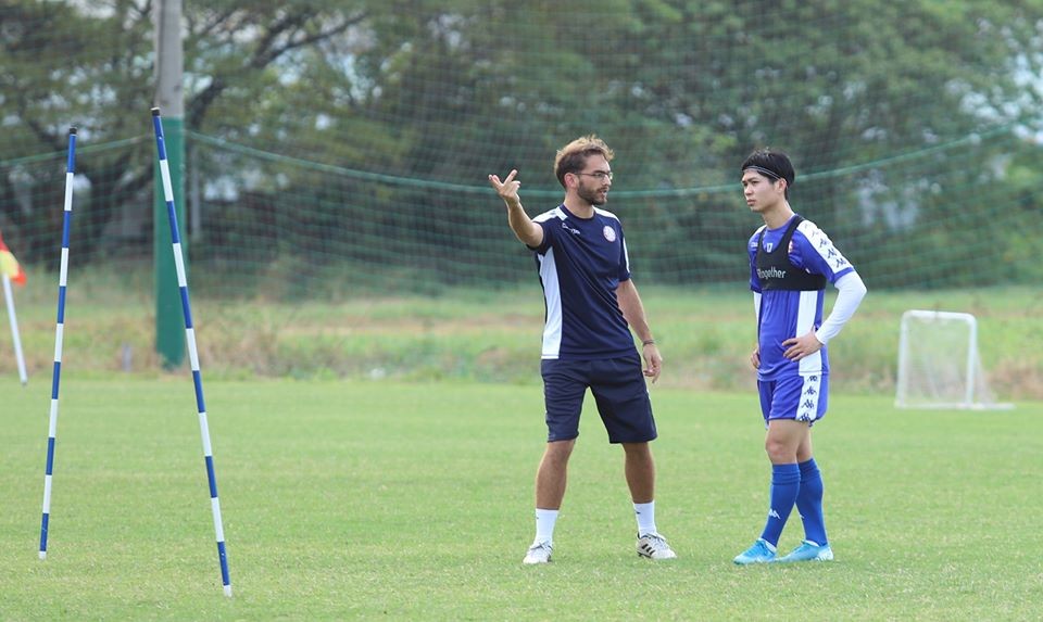 Công Phượng sắm vai 