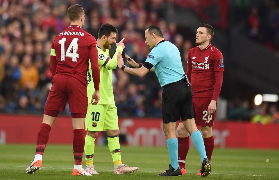 Henderson tiết lộ lý do không đổi áo Messi - Bóng Đá
