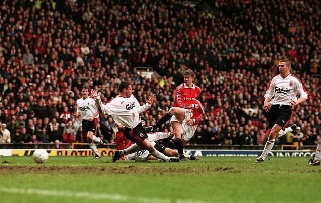 MU đến sân tập - Bóng Đá