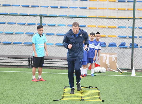 Đội bóng cũ của Luka Modric hỗ trợ bóng đá trẻ Việt Nam - Bóng Đá