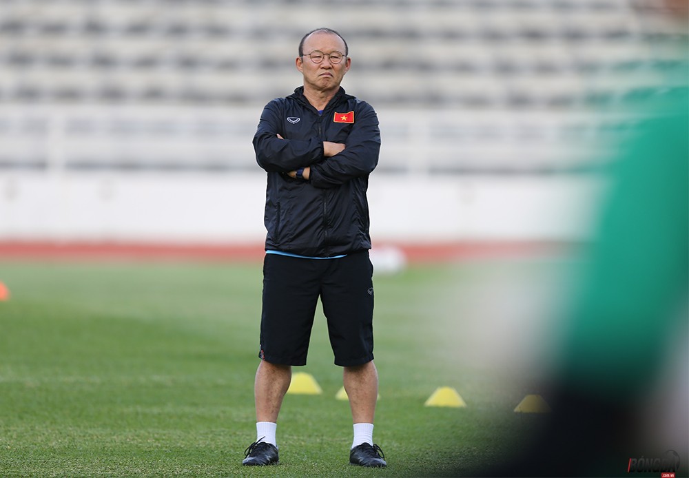 ĐT Việt Nam có buổi tập đầu tiên ở Buriram: Xuân Trường kể chuyện trên đất Thái cho đồng đội - Bóng Đá